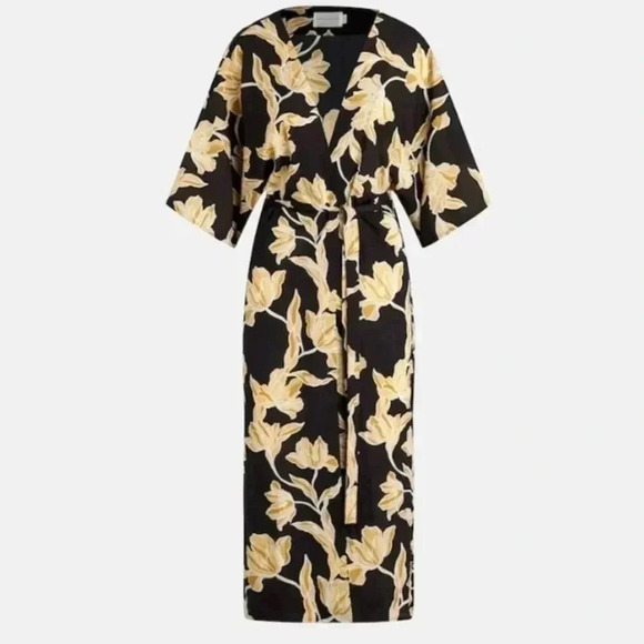 Maison du Soir black floral robe - Picture 4 of 7